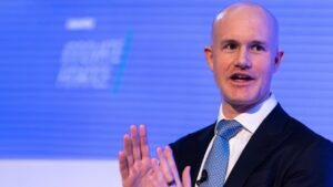 Coinbase CEO Brian Armstrong Advocates for FIT21 to Clarify Crypto Regulation